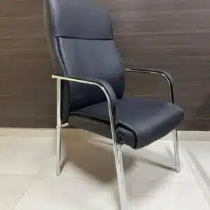 Cadeira  Fixa luxo 4 pes   Preta/cromo