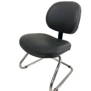 CADEIRA EXECUTIVA LISA BASE EM  “S” CROMADA – COR PRETA  – MARTIFLEX